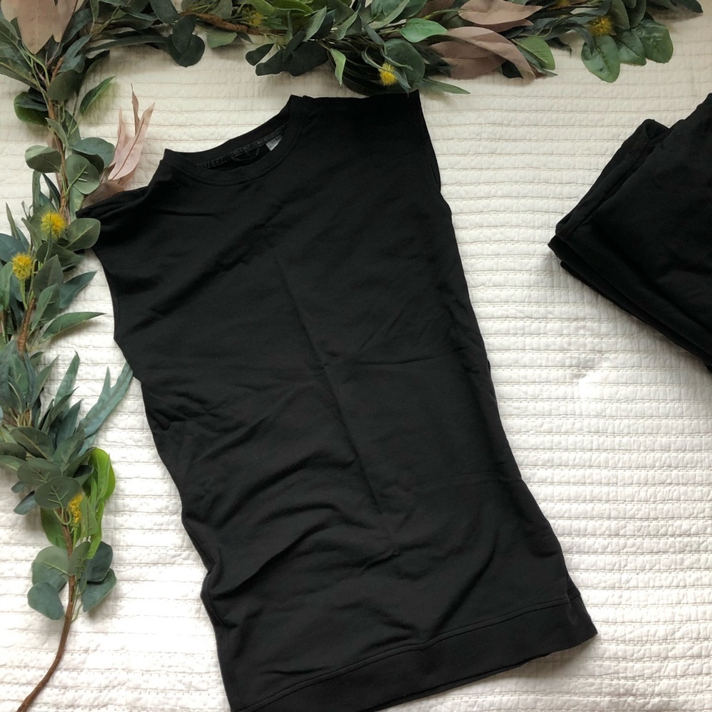 Victoria’s Secret sport cutout long top